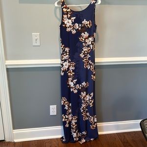 Beautiful Tommy Bahama small maxi dress